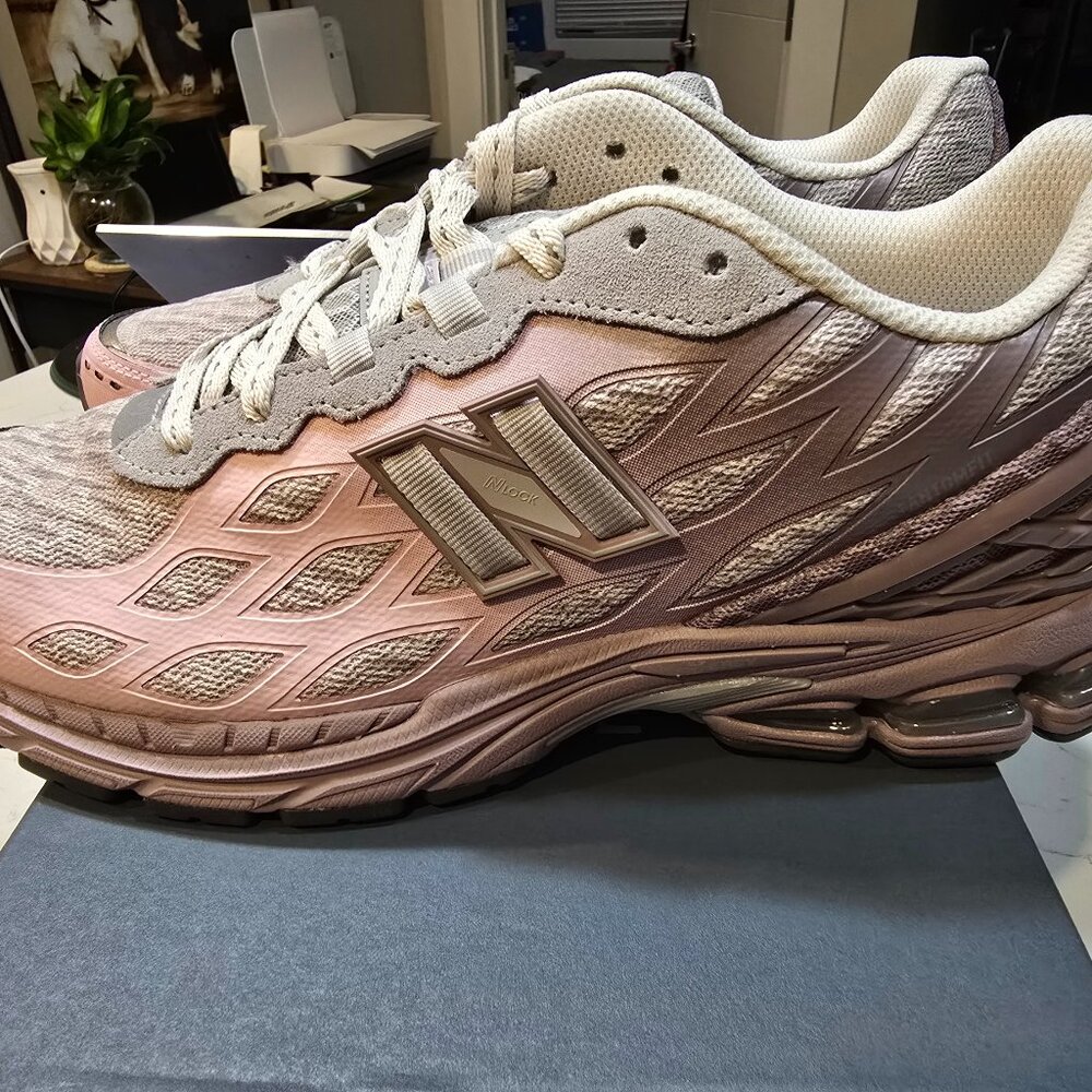 New Balance 1906 Ice Wine U1906WFA Purple / Pink Mens LIfestyle Sneakers SZ 10